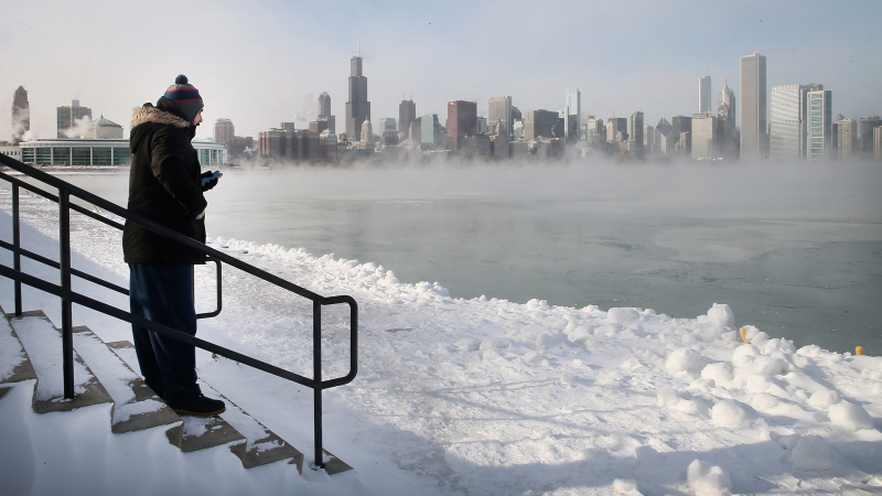 Illustration for article titled 21 Pictures of Chicago's Modern-Day Ice Age